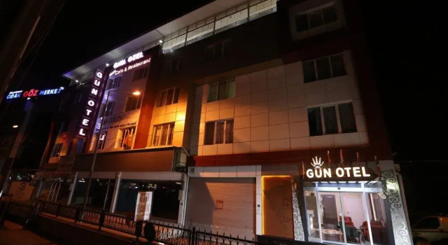 Gun Otel