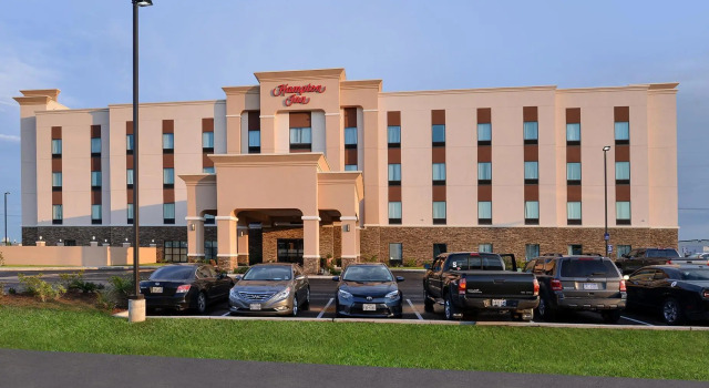 Кровать в общем номере Hampton Inn Broussard-Lafayette