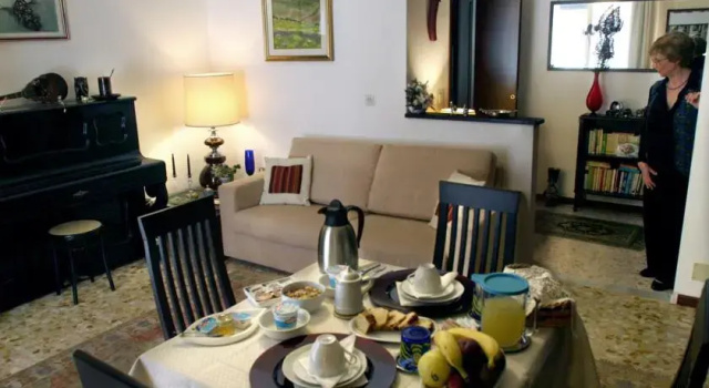 B&B Trastevere Barisano da Trani, Забронировать Отель «постель и завтрак» Трастевере Рим, рядом с Римское некатолическое кладбище