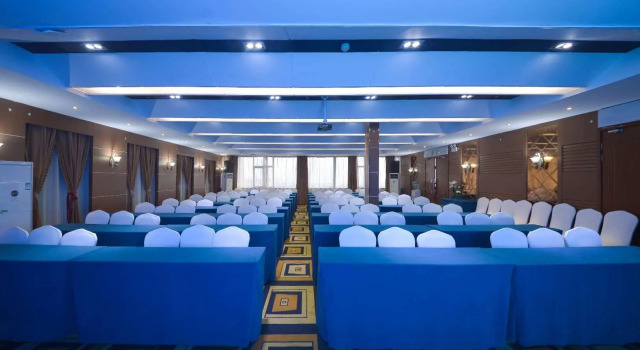Starway Hotel Kaifeng Xiaosongcheng, Rezervovat Hotel Kchaj-feng Henan