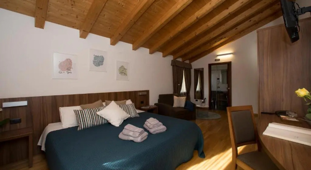 Полулюкс с балконом Hotel C25
