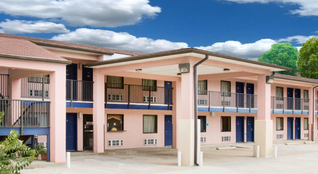 Номер Standard Days Inn by Wyndham Camilla