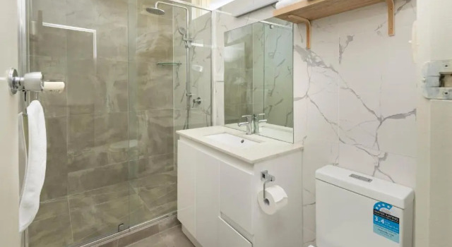 Четырёхместный номер Standard Aston Suites - Sale