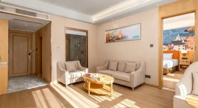 Люкс Deluxe Vienna Hotel Yunnan Baoshan Yongchang Road Airport