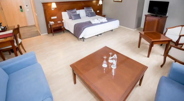 Полулюкс Hotel Nexta Escaldes
