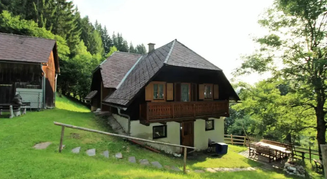Шале Spacious Chalet with Sauna near Ski Area in Wolfsberg