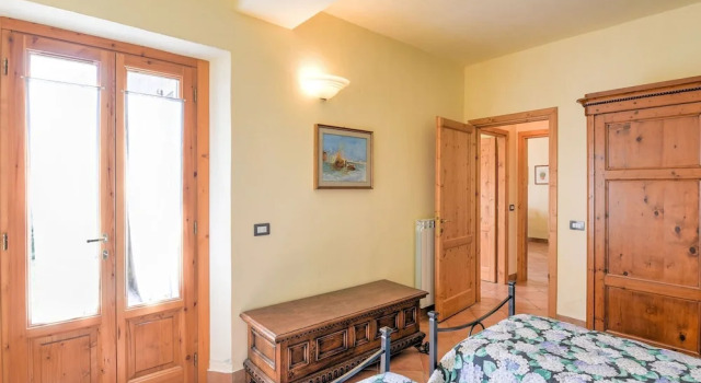 Spacious Holiday Home in Lamporecchio With Pool, Boek Vakantiehuis Lamporecchio Toscane
