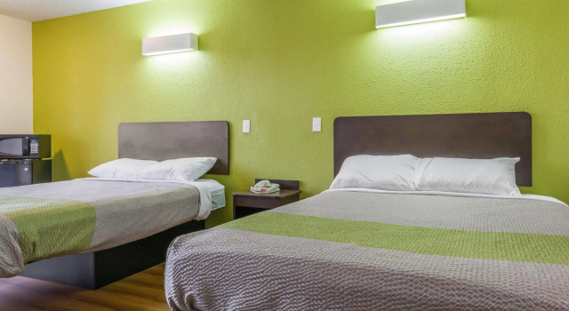 Motel 6-Alexandria, LA - South, Забронировать Мотель Отели Александрии с бассейном, рядом с CHRISTUS St. Frances Cabrini Hospital, Бассейн