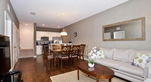 New listing townhouse in gated community sleeps 6 10 min to Disney