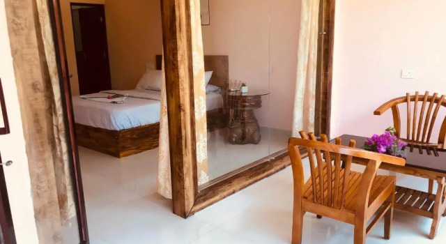 Люкс с видом на озеро Udaya Resort