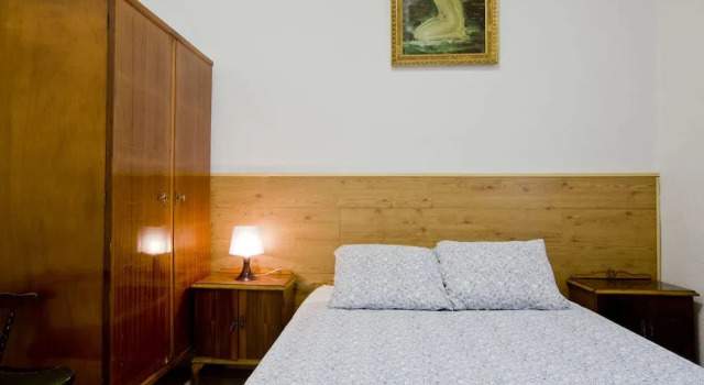 Hostal New Life Madrid, Забронировать Отель Шамбери Мадрид, рядом с Церковь Св. Терезы и Св. Иосифа