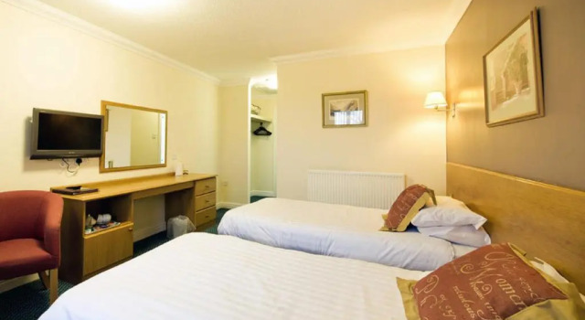 Standard triplă cameră Holt Lodge Hotel