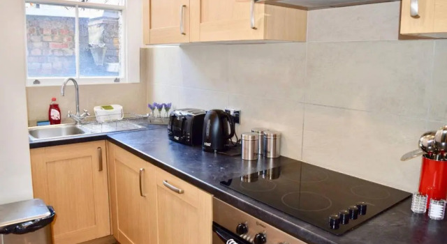 Gorgeous Studio in Trendy London Location (DH7), Забронировать Отель Лондон Большой Лондон, рядом с Финчли Роуд