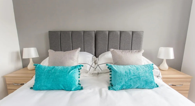 Апартаменты Deluxe с 2 комнатами Bright 2 Bed Apartments in Marston Oxford, Free Parking, OX3 Near John Radcliffe Hospitals & University Parks