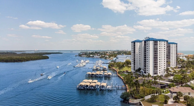 Номер Standard Immaculate Gated Community Condo - Just Across The Street From The Beach! 2 Bedroom Condo by RedAwning