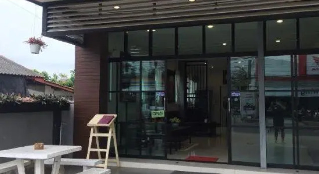 Кровать в общем номере H2O Hotel