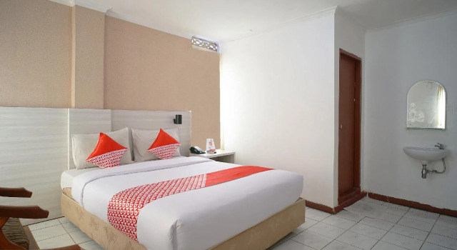Люкс Capital O 2885 Hemra Hotel