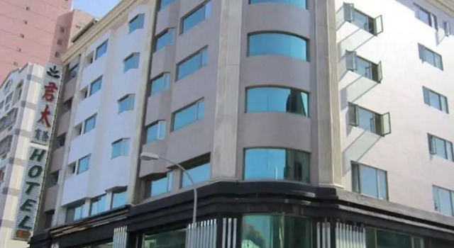 Esquire Hotel