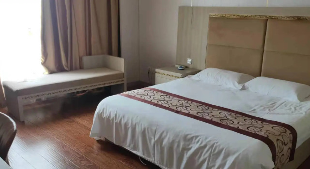 Люкс Business Thank Inn Plus Hotel Zaozhuang Xuecheng District Wanda Plaza