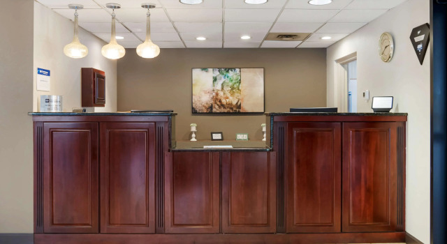 Best Western Plus Oak Mountain Inn