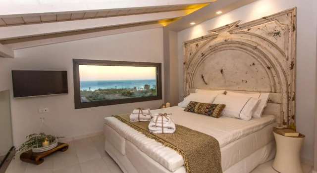 Люкс Golden Bay Suites & Maisonettes