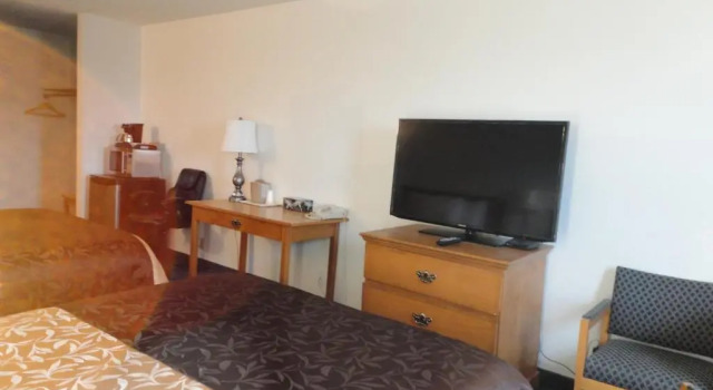 Четырёхместный номер Standard South Hill Motor Inn
