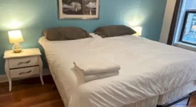 Trendy 5-Bedroom Home in NYC! Prime Location, Забронировать Отель Нью-Йорк Нью-Йоркская агломерация, рядом с Культурный центр Онассиса