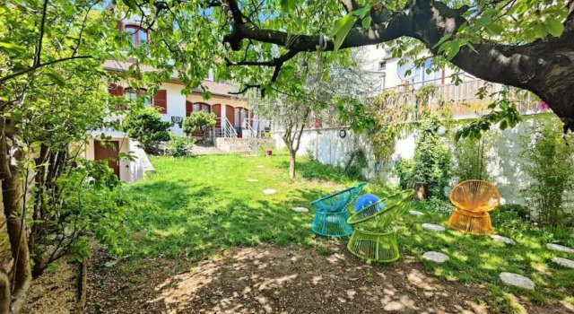 Вилла Beautiful and tidy house in the Paris area