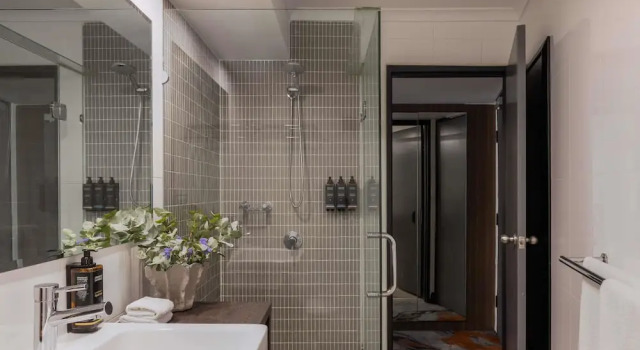 Номер Deluxe с балконом Mercure Brisbane Spring Hill