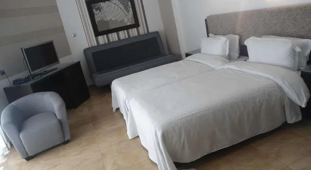 Hotel L'Eventail, Rezervovat Hotel Hotely v Staoueli s bazénem, Bazén