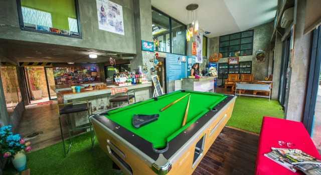 Кровать в общем номере The Chilli Bangkok Hotel
