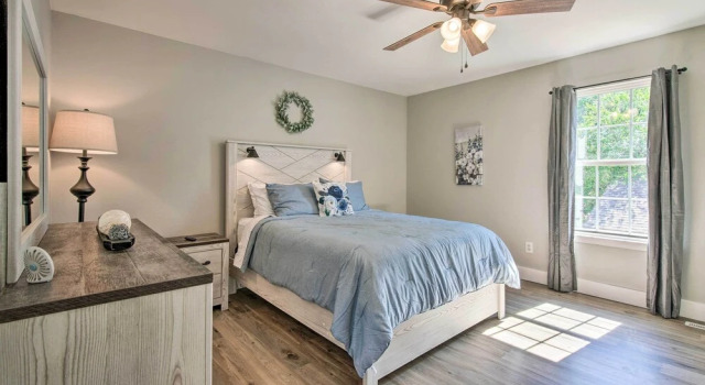 Апартаменты Chic Townhome ~ 6 Mi to Talking Rocks Cavern!