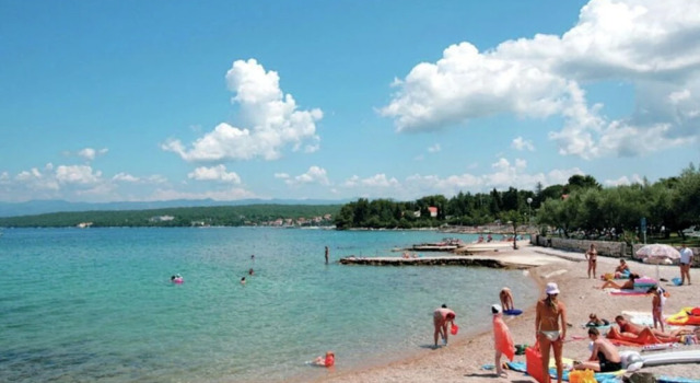 Charming Apartment on Croatian Islands, Забронировать Апартаменты/квартира Отели Малинска с парковкой, Парковка