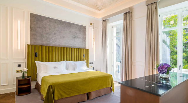 Полулюкс Palacio Gran Vía, a Royal Hideaway Hotel