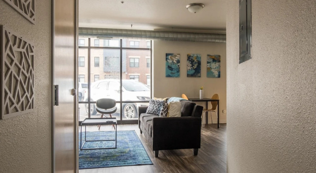 1 BR Apt near Downtown with Laundry by Frontdesk, Book Lejlighed Lejligheder i Minnesota, Lejlighed