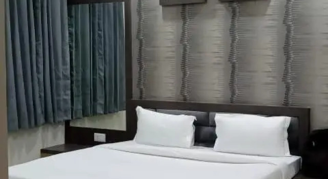 Hotel Grand Royal