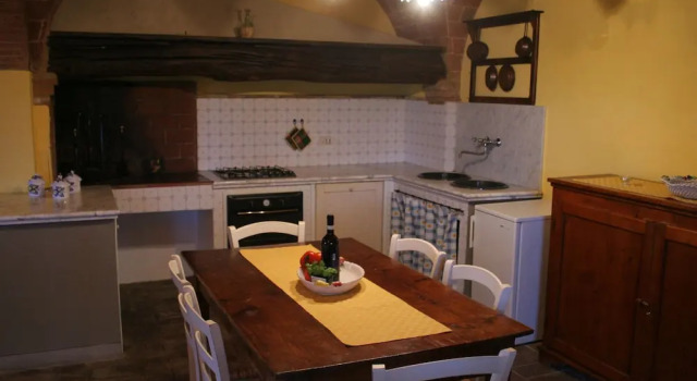 Коттедж Romantic Farmhouse near Medieval Village of Montaione