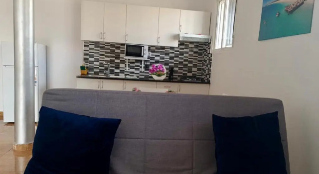 Апартаменты c 1 комнатой FRANMAY APARTMENTS - 7 modern apartments near the beach & city