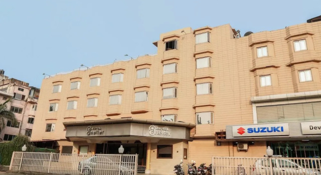 OYO 22953 Hotel Shelter