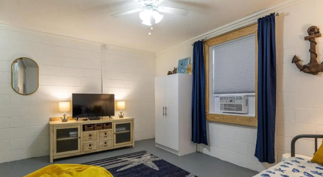 Castaway Cottage by Tybee Vacation Rentals, Boek Vakantiehuis Hotels in Georgia met parkeren, Parkeren