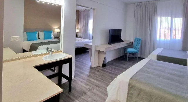 Полулюкс Standard Days Inn By Wyndham Dolores Hotel Termal
