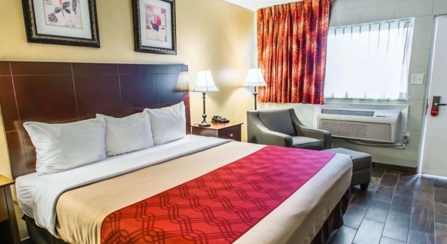 Econo Lodge Cocoa Beach - near the Port, Buchen Sie Gasthaus Mini-Hotels in Space Coast, Gasthaus