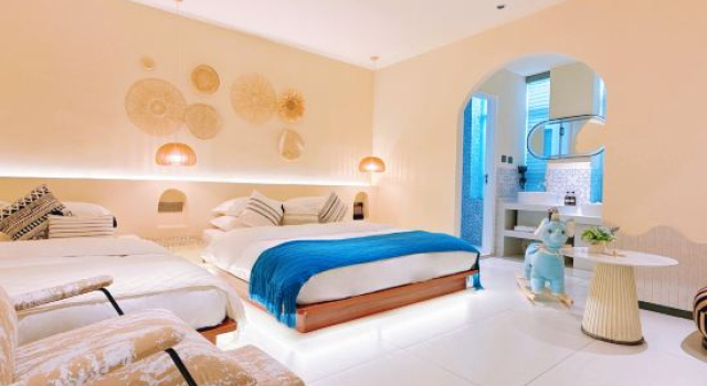 Люкс Comfort Yining Huatian Bieyuan Homestay (Liuxing Street Scenic Area)