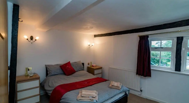 Yew Tree Cottage- Sleeps 12, Garden & Pet-friendly, Rezervați Hotel Newport Pagnell 