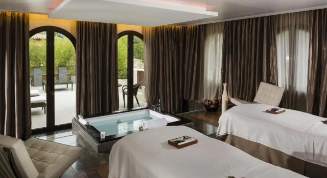 Terre Blanche Hotel Spa Golf Resort, Забронировать Курортный отель Туррет Холмы Файанс