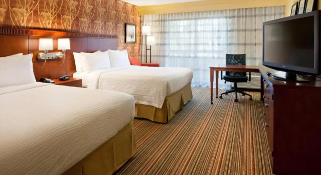 Четырёхместный номер Standard Courtyard by Marriott San Diego Sorrento Valley