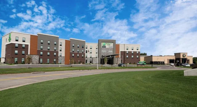 Номер Deluxe Holiday Inn & Suites Sioux Falls - Airport by IHG