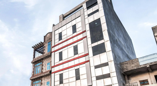 Capital O 6340 Hotel Noida, Забронировать Отель Нойда штат Уттар-Прадеш