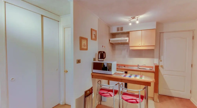 Departamento Capitalino en Merced, Забронировать Апартаменты/квартира Сантьяго Столичный регион Сантьяго, рядом с Former National Congress Building