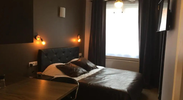 Студия Apparthôtel et chambres Lens
